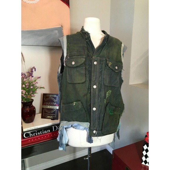 The People of the Labyrinths Olive drab Distressed Vest - Picture 2 of 12